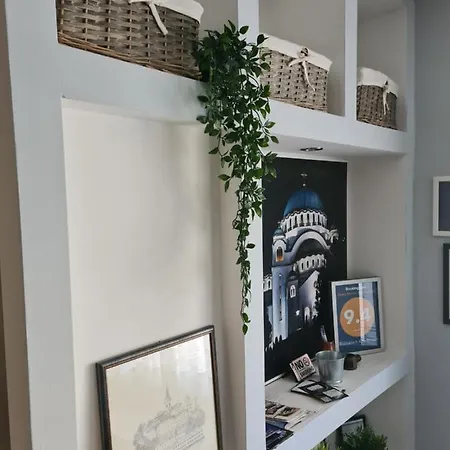Roosevelt Apartment