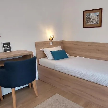 Roosevelt * ベオグラード